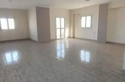 شقة - 3 غرف نوم - 3 حمامات للايجار في شارع التسعين الجنوبي - التجمع الخامس - مدينة القاهرة الجديدة - القاهرة