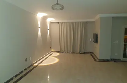 شقة - 2 غرف نوم - 2 حمامات للايجار في شارع 17 - الحي الخامس - التجمع الخامس - مدينة القاهرة الجديدة - القاهرة