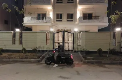 شقة - 3 غرف نوم - 2 حمامات للايجار في المجاورة الاولي - المنطقة التاسعة - مدينة الشروق - القاهرة