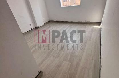 Apartment - 2 Bedrooms - 1 Bathroom for sale in Concord Plaza - South Investors Area - New Cairo City - Cairo