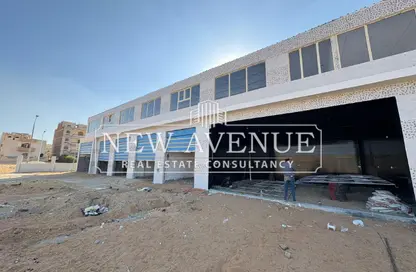 معرض - استوديو - 1 حمام للايجار في طريق الاسمايلية الصحراوي - طريق فايد - المنطقة الصناعية - مدينة العاشر من رمضان - الشرقية