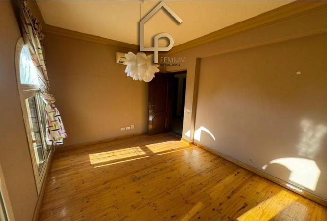 82104121 - Property Main Image
