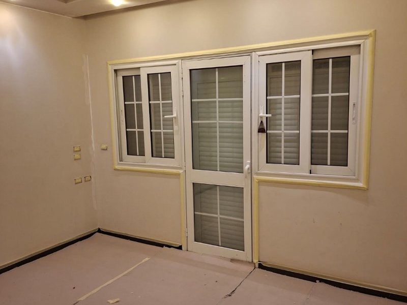 4BR Twin House | Hyde Park | Unfurnished thumbnail