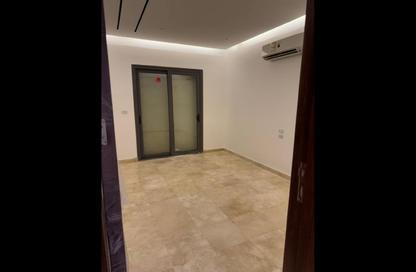 Apartment - 3 Bedrooms - 3 Bathrooms for sale in Eastown - 5th Settlement Compounds - The 5th Settlement - New Cairo City - Cairo