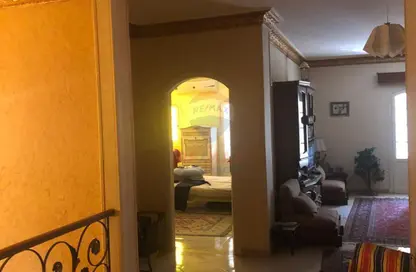 شقة - 3 غرف نوم - 2 حمامات للايجار في الحي الرابع - الشيخ زايد - الجيزة