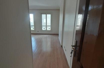 Co-Working Space - Studio - 3 Bathrooms for rent in Amman St. - Dokki - Giza