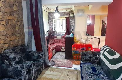 Apartment - 2 Bedrooms - 1 Bathroom for sale in Al Rasafa St. - Moharam Bek - Hay Wasat - Alexandria