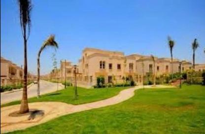 Townhouse - 4 Bedrooms - 4 Bathrooms for sale in Greens - 6th District - Sheikh Zayed City - Giza