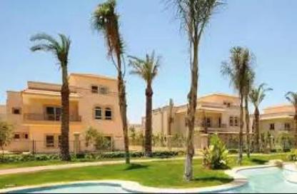 Townhouse - 4 Bedrooms - 4 Bathrooms for sale in Greens - 6th District - Sheikh Zayed City - Giza