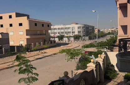 Apartment - 3 Bedrooms - 3 Bathrooms for sale in 2nd Neighborhood - 3rd District East - Shorouk City - Cairo