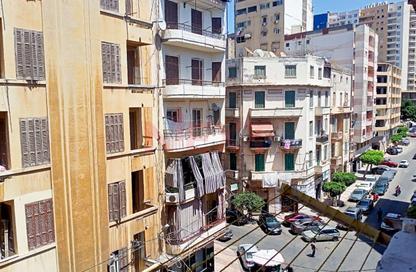شقة - 6 غرف نوم - 2 حمامات للايجار في الأزاريطة - حي وسط - الاسكندرية شقة - 6 غرف نوم - 2 حمامات للايجار في الأزاريطة - حي وسط - الاسكندرية