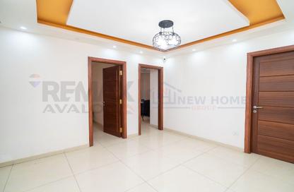 Office Space - Studio - 2 Bathrooms for rent in Zezenia - Hay Sharq - Alexandria