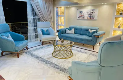 شقة - 3 غرف نوم - 2 حمامات للايجار في شارع شهاب - المهندسين - الجيزة