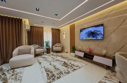 شقة - 3 غرف نوم - 3 حمامات للبيع في شارع شهاب - المهندسين - الجيزة