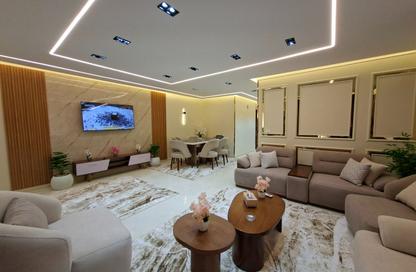 شقة - 3 غرف نوم - 3 حمامات للبيع في شارع شهاب - المهندسين - الجيزة