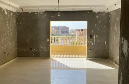 شقة - 3 غرف نوم - 2 حمامات للبيع في المجاورة الاولي - المنطقة الثالثة - مدينة الشروق - القاهرة شقة - 3 غرف نوم - 2 حمامات للبيع في المجاورة الاولي - المنطقة الثالثة - مدينة الشروق - القاهرة