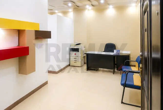 99808353 - Property Image 2