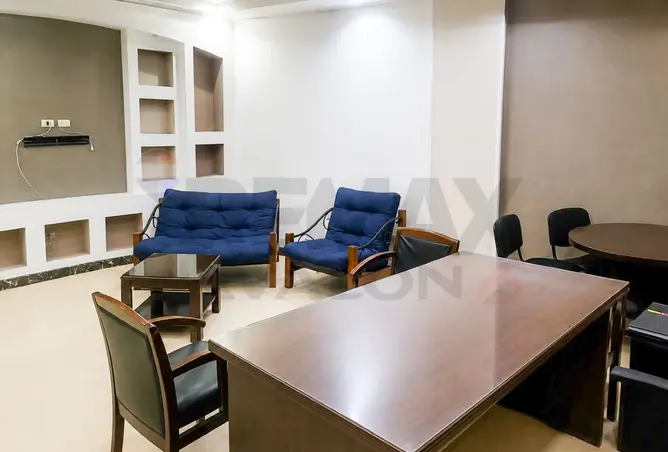 99808353 - Property Image 3