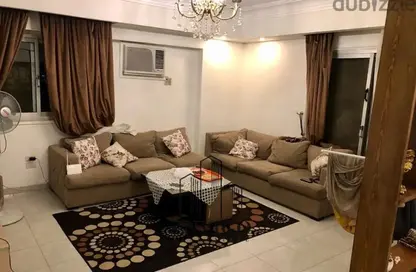 شقة - 3 غرف نوم - 1 حمام للبيع في شارع محمد فريد ابو حديد - الحديقة الدولية - الحي السابع - مدينة نصر - القاهرة