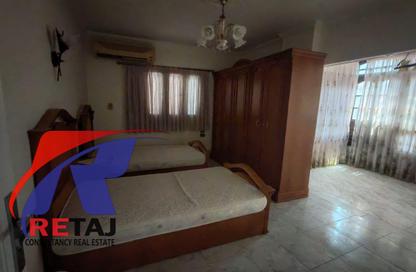 Apartment - 3 Bedrooms - 2 Bathrooms for rent in Mahmoud Awad St. - 6th Zone - Nasr City - Cairo