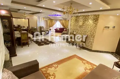Apartment - 3 Bedrooms - 2 Bathrooms for sale in Zahraa Al Maadi St. - Degla - Hay El Maadi - Cairo