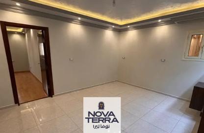 Apartment - 3 Bedrooms - 2 Bathrooms for rent in Al Mohandes Ahmed Kamal Hamdy St. - 16th District - Sheikh Zayed City - Giza
