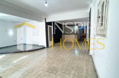 Apartment - 3 Bedrooms - 1 Bathroom for rent in Gamal Abdel Nasser Road - Sidi Beshr - Hay Awal El Montazah - Alexandria