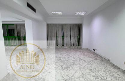 Half Floor - Studio - 4 Bathrooms for rent in Cornish El Nile St. - Maadi - Hay El Maadi - Cairo