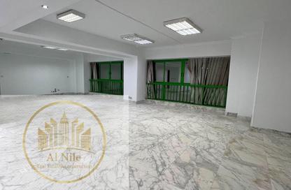Half Floor - Studio - 4 Bathrooms for rent in Cornish El Nile St. - Maadi - Hay El Maadi - Cairo
