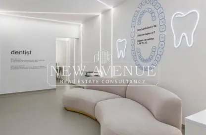 عيادة - غرفة نوم - 1 حمام للبيع في شارع مجمع البنوك - شارع التسعين الجنوبي - التجمع الخامس - مدينة القاهرة الجديدة - القاهرة