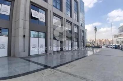محل تجاري - استوديو - 2 حمامات للبيع في شارع التسعين الشمالي - التجمع الخامس - مدينة القاهرة الجديدة - القاهرة