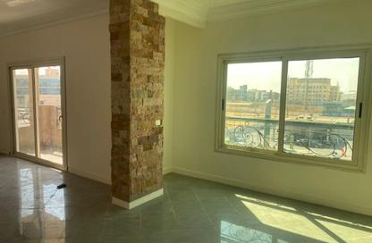 Co-Working Space - 3 Bedrooms - 2 Bathrooms for rent in Street70 - District 2 - The 5th Settlement - New Cairo City - Cairo