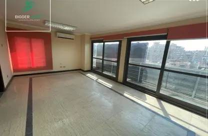 مساحات مكتبية - 3 غرف نوم - 2 حمامات للايجار في شارع اللاسلكي - اللاسلكي - المعادي الجديدة - حي المعادي - القاهرة