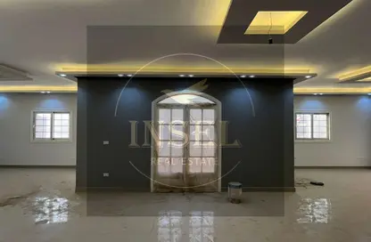 شقة - 3 غرف نوم - 3 حمامات للايجار في المجاورة التاسعة - الحي الثالث شرق - مدينة الشروق - القاهرة