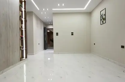 Apartment - 2 Bedrooms - 2 Bathrooms for sale in Gate 4 - Mena - Hadayek El Ahram - Giza