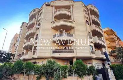Apartment - 2 Bedrooms - 2 Bathrooms for sale in El Narges Buildings - Al Narges - New Cairo City - Cairo