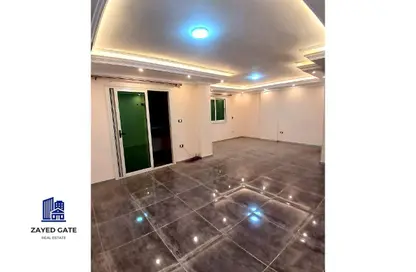 شقة - 3 غرف نوم - 2 حمامات للايجار في الحي الثامن - الشيخ زايد - الجيزة