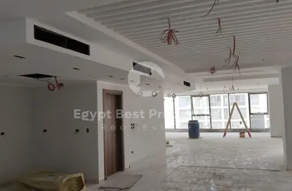 مساحات مكتبية - 8 غرف نوم - 3 حمامات للايجار في وان قطامية - كمبوندات القطامية - القطامية - مدينة القاهرة الجديدة - القاهرة