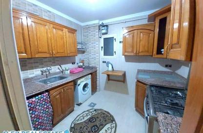 شقة - 3 غرف نوم - 3 حمامات للايجار في شارع كفر عبده - كفر عبده - رشدي - حي شرق - الاسكندرية