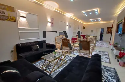 شقة - 3 غرف نوم - 2 حمامات للايجار في شارع أحمد فهيم بيومي - ميدان تريومف - النزهة - القاهرة