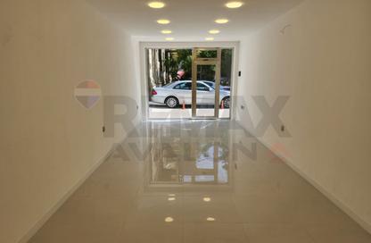 محل تجاري - استوديو - 1 حمام للايجار في ستانلي - حي شرق - الاسكندرية