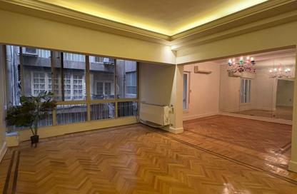 Apartment - 3 Bedrooms - 2 Bathrooms for sale in Mohamed Maraashly St. - Zamalek - Cairo