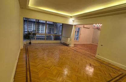 Apartment - 3 Bedrooms - 2 Bathrooms for sale in Mohamed Maraashly St. - Zamalek - Cairo