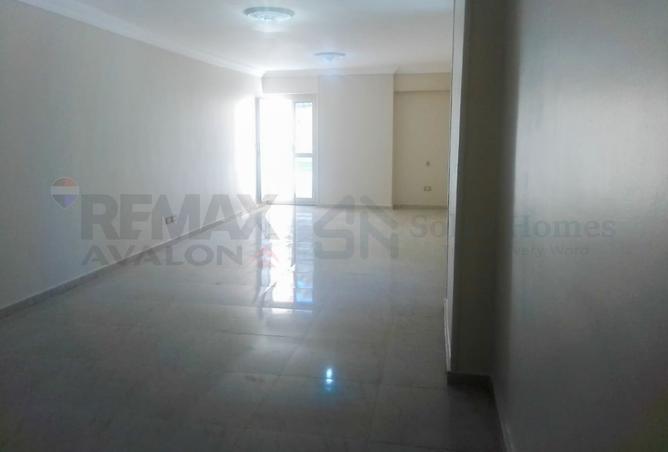 93822404 - Property Image 3
