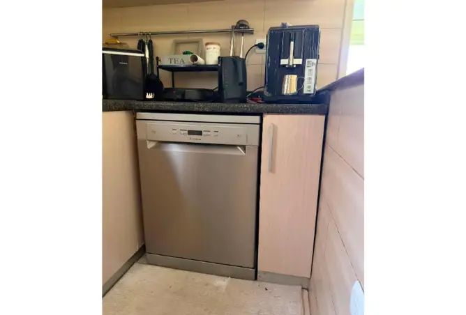 83407779 - Property Image 2