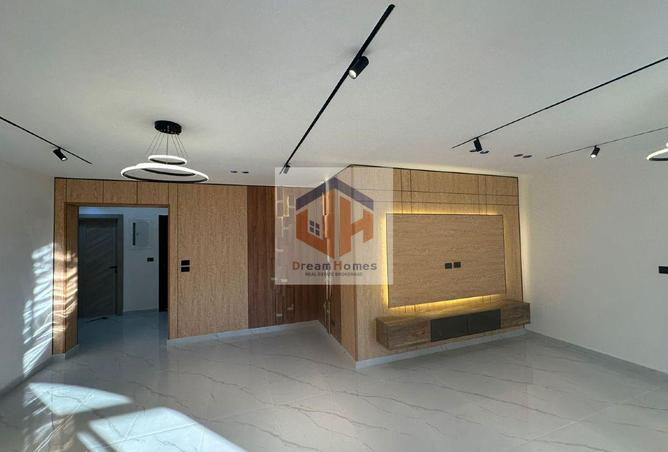 8716657 - Property Image 2