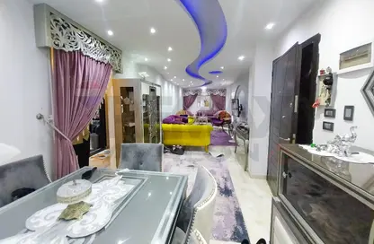 شقة - 3 غرف نوم - 2 حمامات للبيع في شارع محرم بك - محرم بك - حي وسط - الاسكندرية شقة - 3 غرف نوم - 2 حمامات للبيع في شارع محرم بك - محرم بك - حي وسط - الاسكندرية