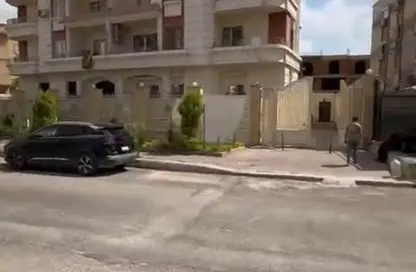 Apartment - 3 Bedrooms - 3 Bathrooms for sale in The Gate Plaza Mall - 10th District - Sheikh Zayed City - Giza