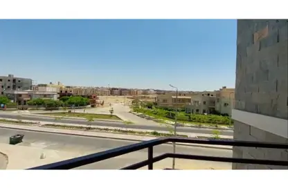 شقة - 3 غرف نوم - 2 حمامات للبيع في حي النادي - مدينة الشروق - القاهرة