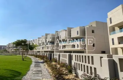 تاون هاوس - 3 غرف نوم - 3 حمامات للبيع في كمبوند البروج - كمبوندات الشروق - مدينة الشروق - القاهرة